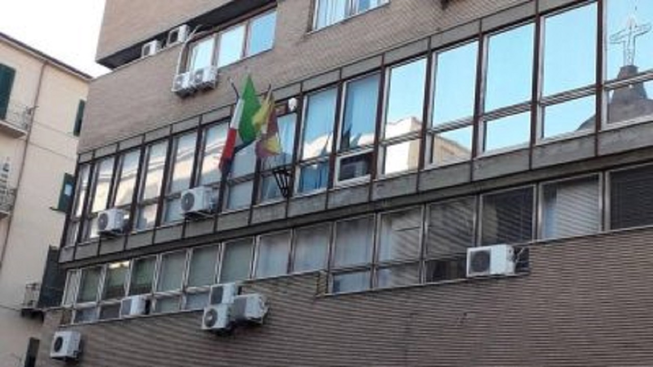 Asp di Palermo, le intercettazioni portano a due arresti per corruzione