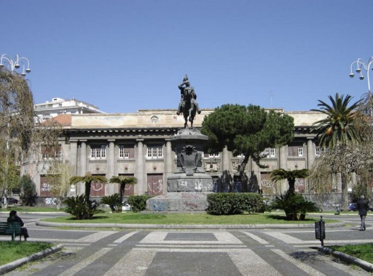 Suona la prima campanella al “De Felice Giuffrida – Olivetti”: il 10 settembre il via con le classi quinte Suona la prima campanella al “De Felice Giuffrida – Olivetti”: il 10 settembre il via con le classi quinte