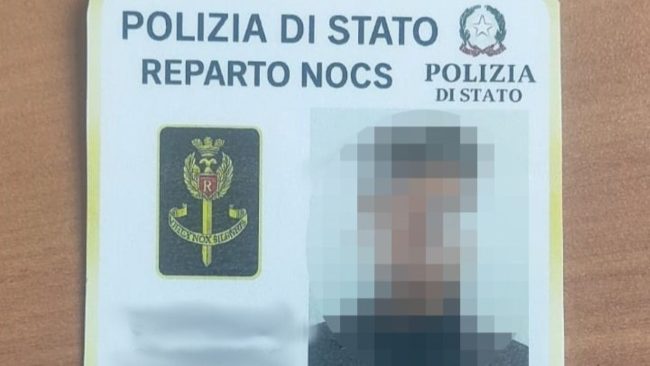 Si finge poliziotto per aiutare la compagna in TSO ma finisce nei guai: una denuncia a Catania