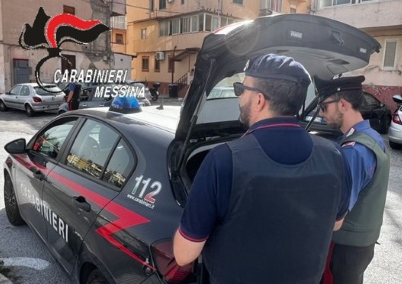 L’alt dei carabinieri e poi l’inseguimento: arrestato pusher