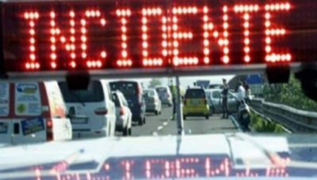 Incidente a Misterbianco, tamponamento sulla Statale 121