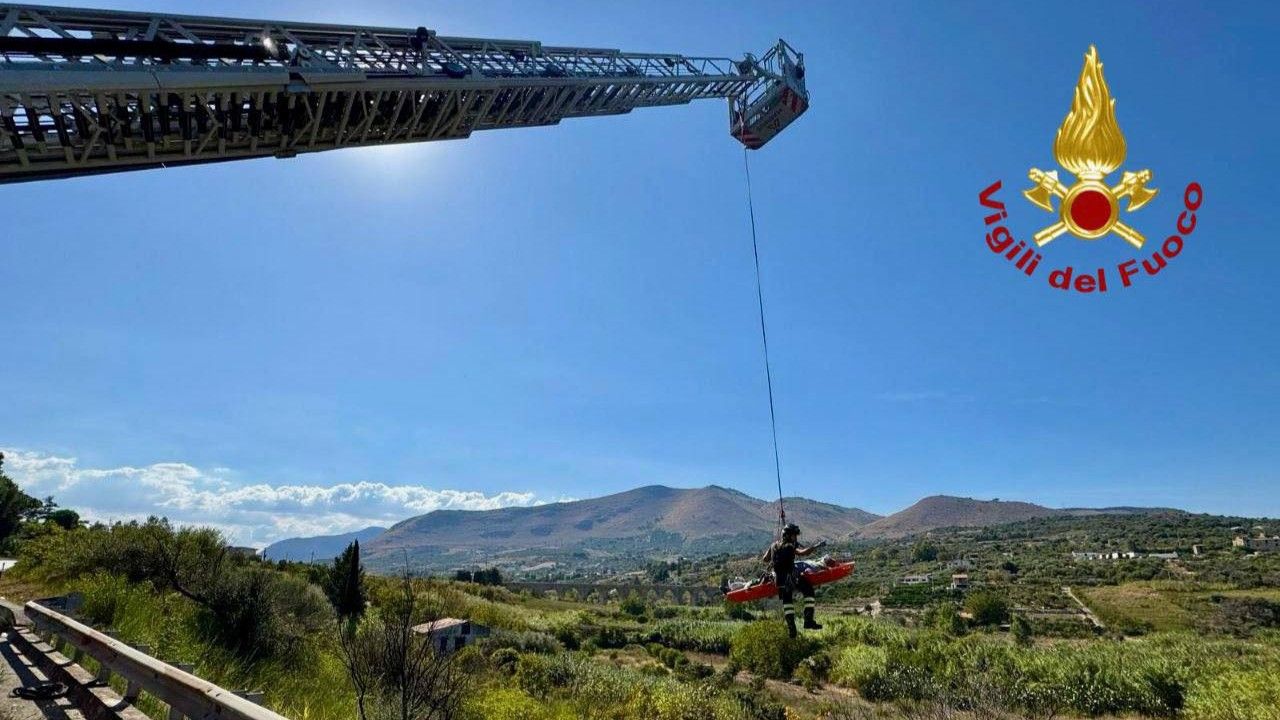 Incidente sulla Palermo-Agrigento, gravi coniugi precipitata da un viadotto