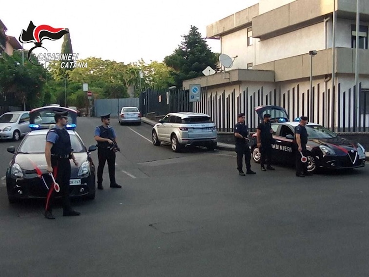 Maxi-controlli a Mascalucia: multe per oltre 2mila euro e due veicoli sequestrati Maxi-controlli a Mascalucia: multe per oltre 2mila euro e due veicoli sequestrati