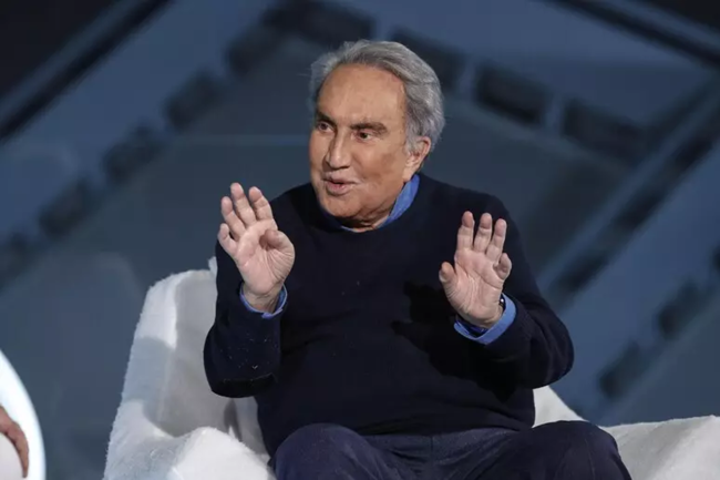 È morto Emilio Fede, l’annuncio della figlia: “Papà ci ha lasciato”