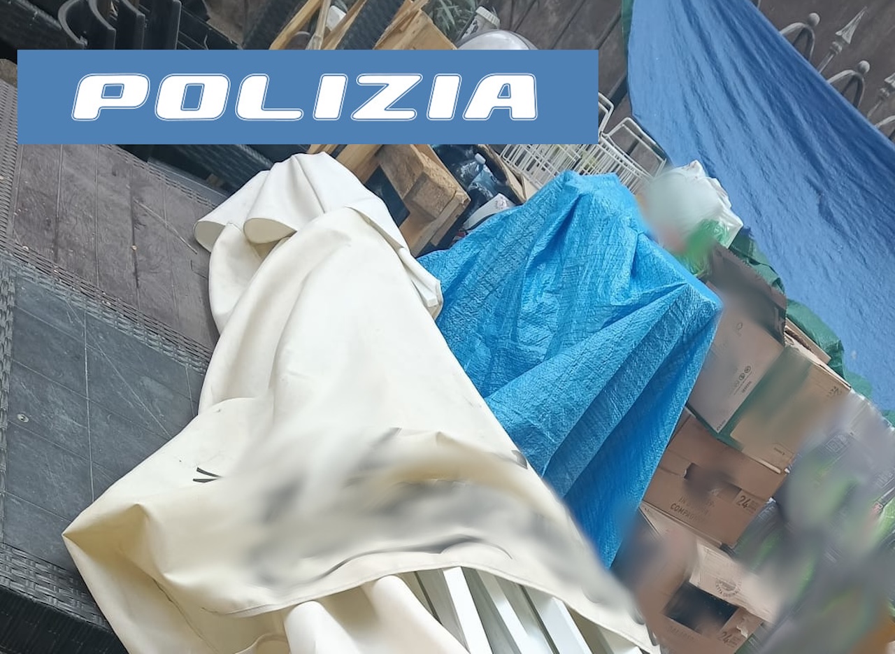 Catania, ruba ombrellone di una enoteca per metterlo nel suo chiosco-bar: denunciato