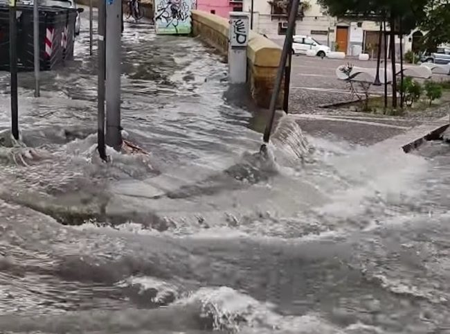 Palermo, uomo travolto durante il nubifragio a Borgo Vecchio: è grave
