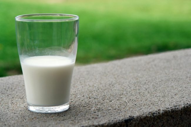 Frammenti di vetro nel latte: come si sta evolvendo il processo iniziato a Ragusa