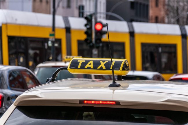 In taxi con oltre 5 kg di droga: due arresti e maxi-sequestro a Siracusa
