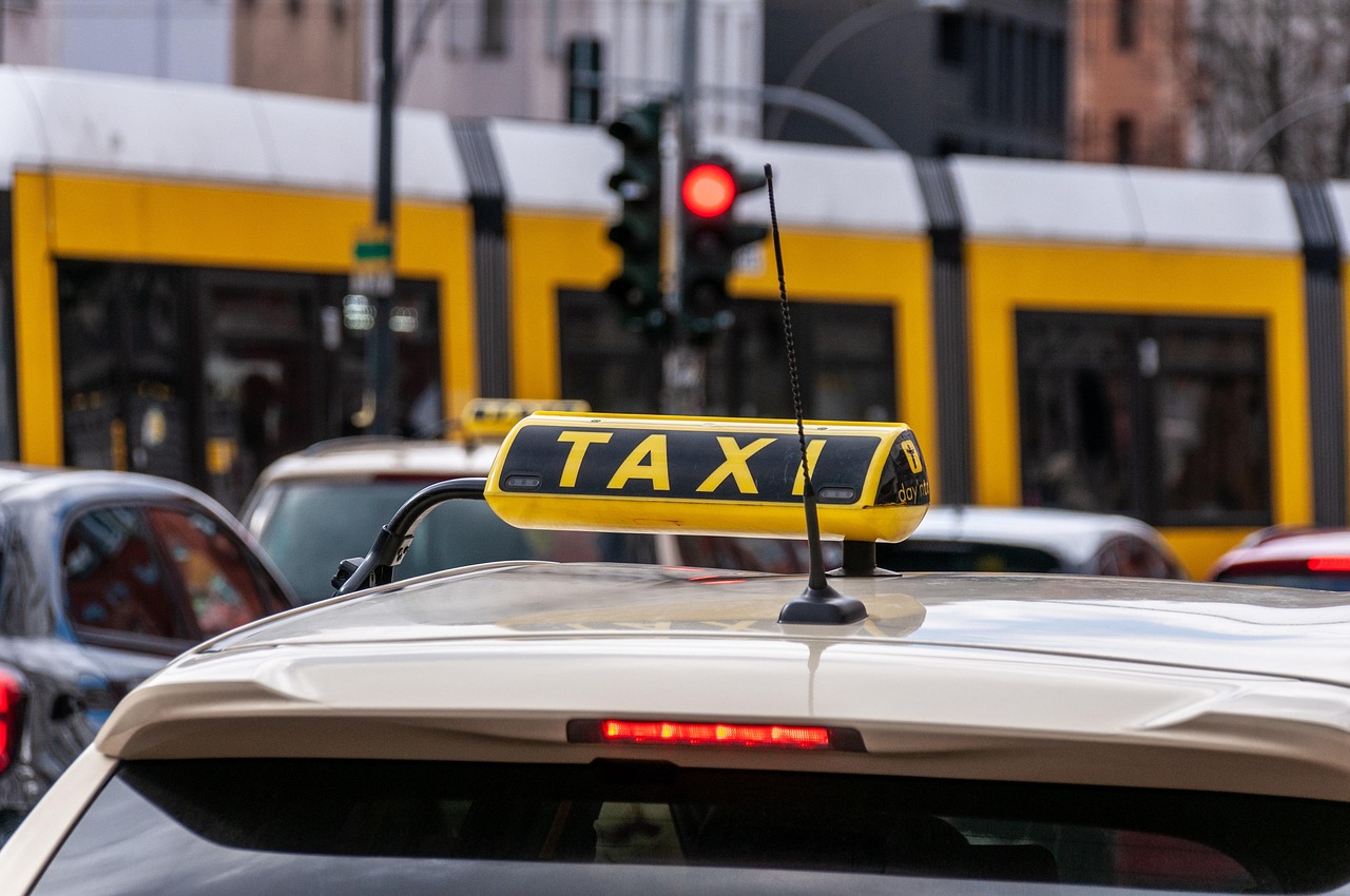 In taxi con oltre 5 kg di droga: due arresti e maxi-sequestro a Siracusa In taxi con oltre 5 kg di droga: due arresti e maxi-sequestro a Siracusa