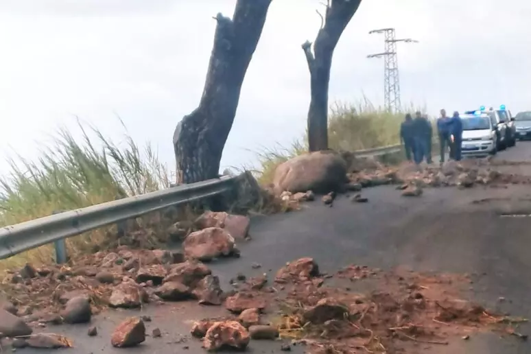 Forza d’Agrò devastata dal maltempo: per strada fango e detriti