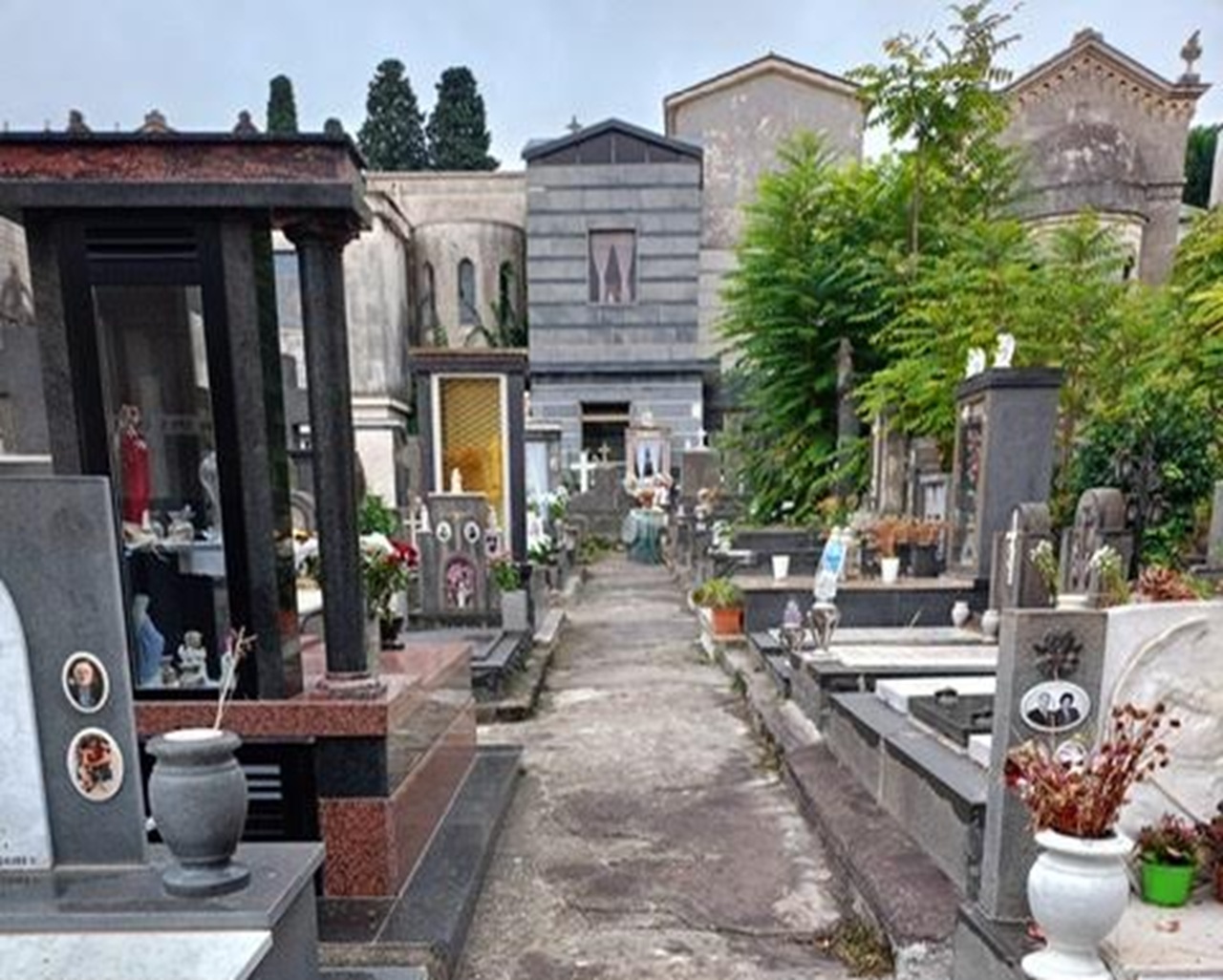 Catania, cambia la viabilità per la Commemorazione dei Defunti: orari, navette e accessi al cimitero Catania, cambia la viabilità per la Commemorazione dei Defunti: orari, navette e accessi al cimitero