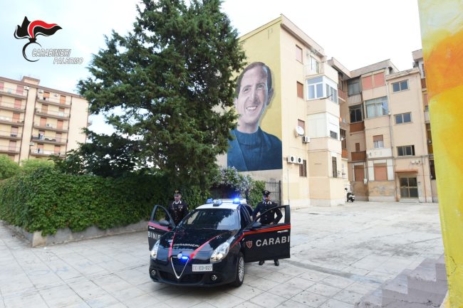 Palermo, tensione durante un controllo a Brancaccio: aggredisce i carabinieri, denunciato un 49enne