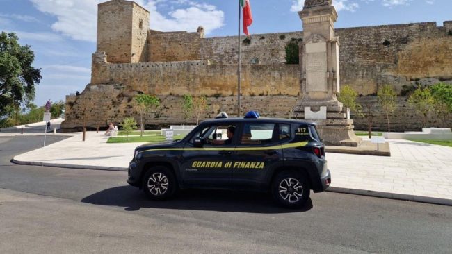 Enna, confisca da 46mila euro per riciclaggio: sequestrati conti, terreni e auto a due messinesi
