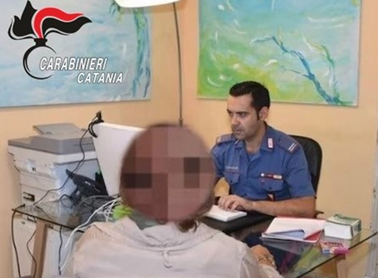 Piedimonte Etneo, truffa del “finto figlio”: 68enne raggirata per 2mila euro. Denunciati quattro sospettati