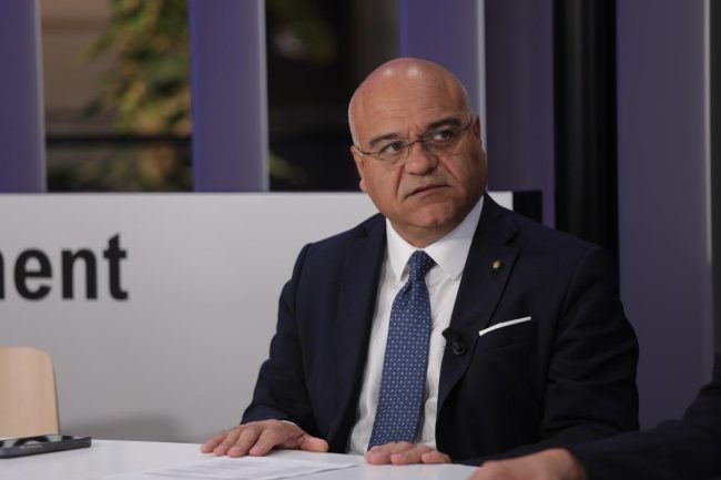 Solidarietà e indignazione per l’attacco al giornalista Ranucci: “Colpita la libertà di stampa”