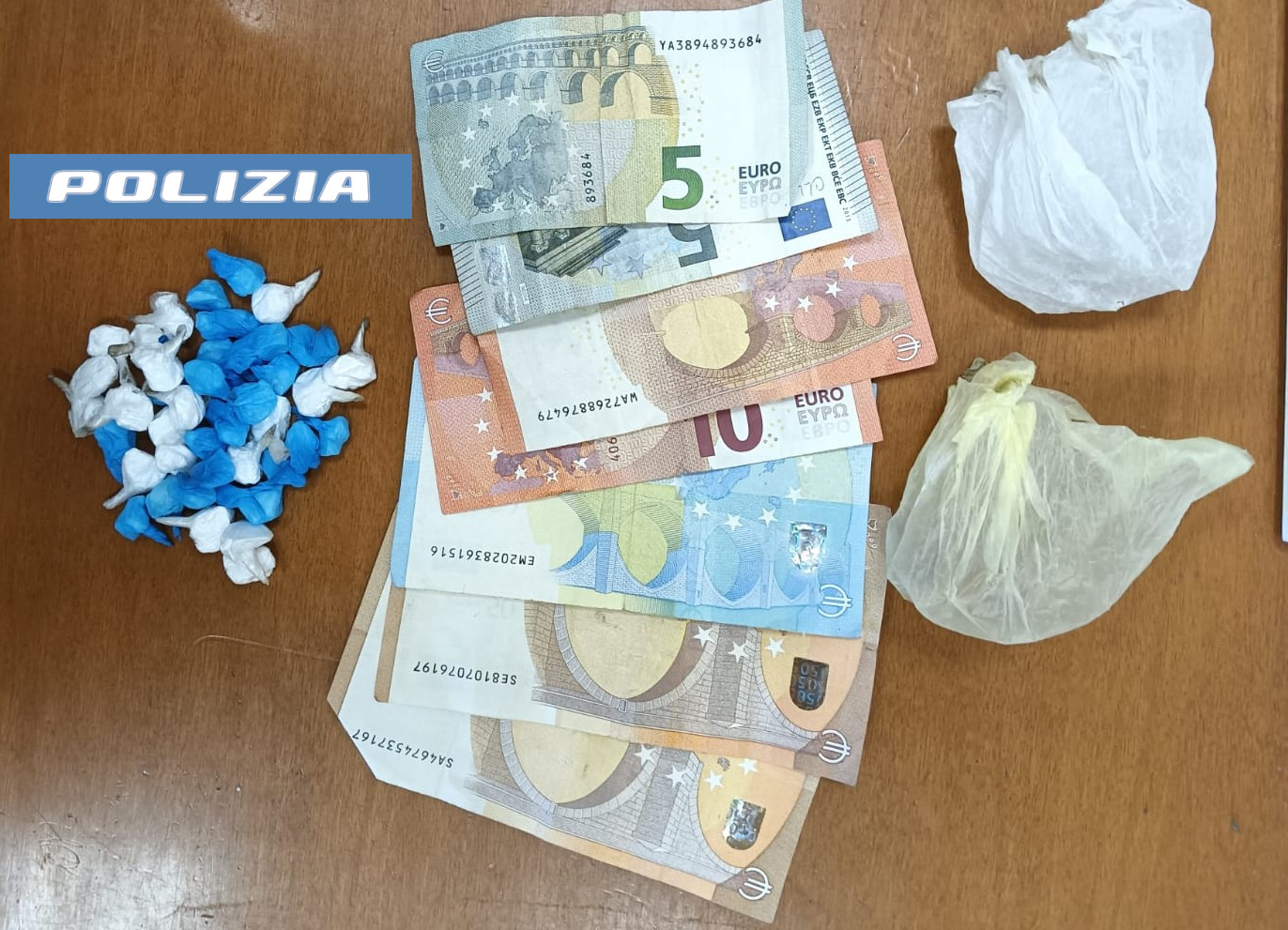 Acireale, 20enne sorpreso con la droga nascosta negli slip: arrestato Acireale, 20enne sorpreso con la droga nascosta negli slip: arrestato