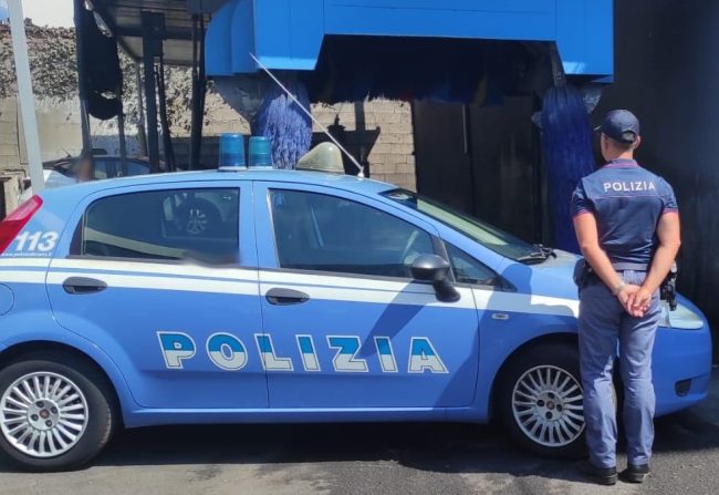 Catania, chiuso un autolavaggio: denunciato il titolare per caporalato e sanzioni per 12mila euro