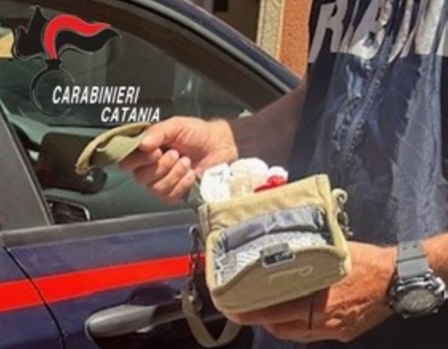 Operazione antidroga al quartiere “Pigno” di Catania: fermato pusher minorenne
