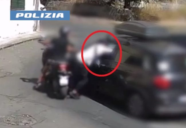 Catania, due rapine a donne in auto: arrestato un 38enne