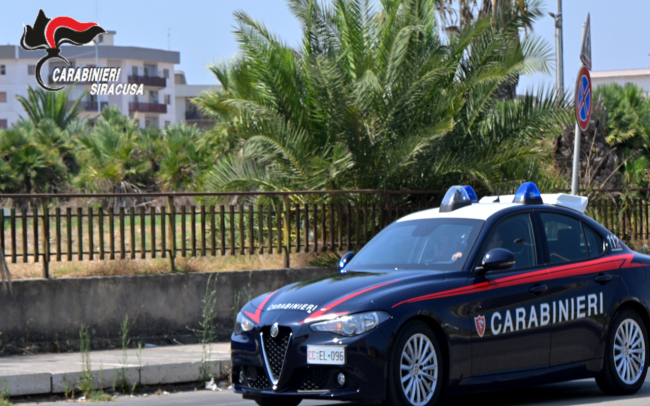 Siracusa, prende a colpi di spranga l’auto dell’ex e minaccia di morte la donna: 41enne arrestato