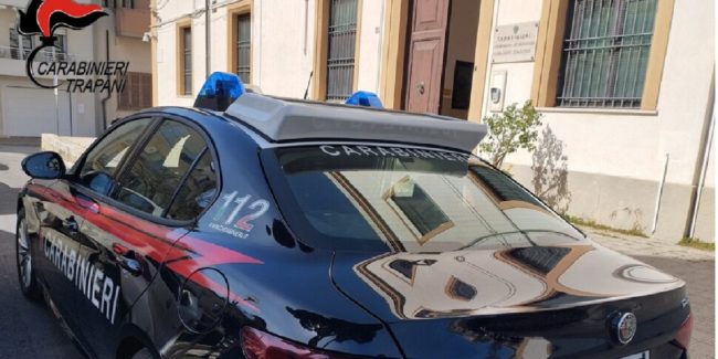 “Pagami il pizzo”: l’estorsione con un’ascia in un negozio di Alcamo