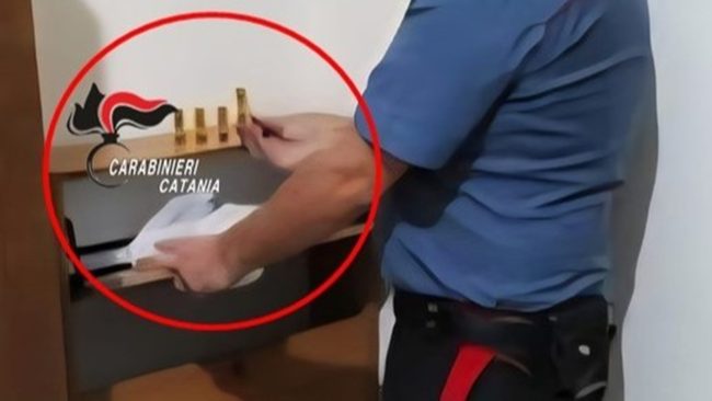 Catania, nascondeva munizioni in casa e nel garage: denunciato un 24enne di Biancavilla