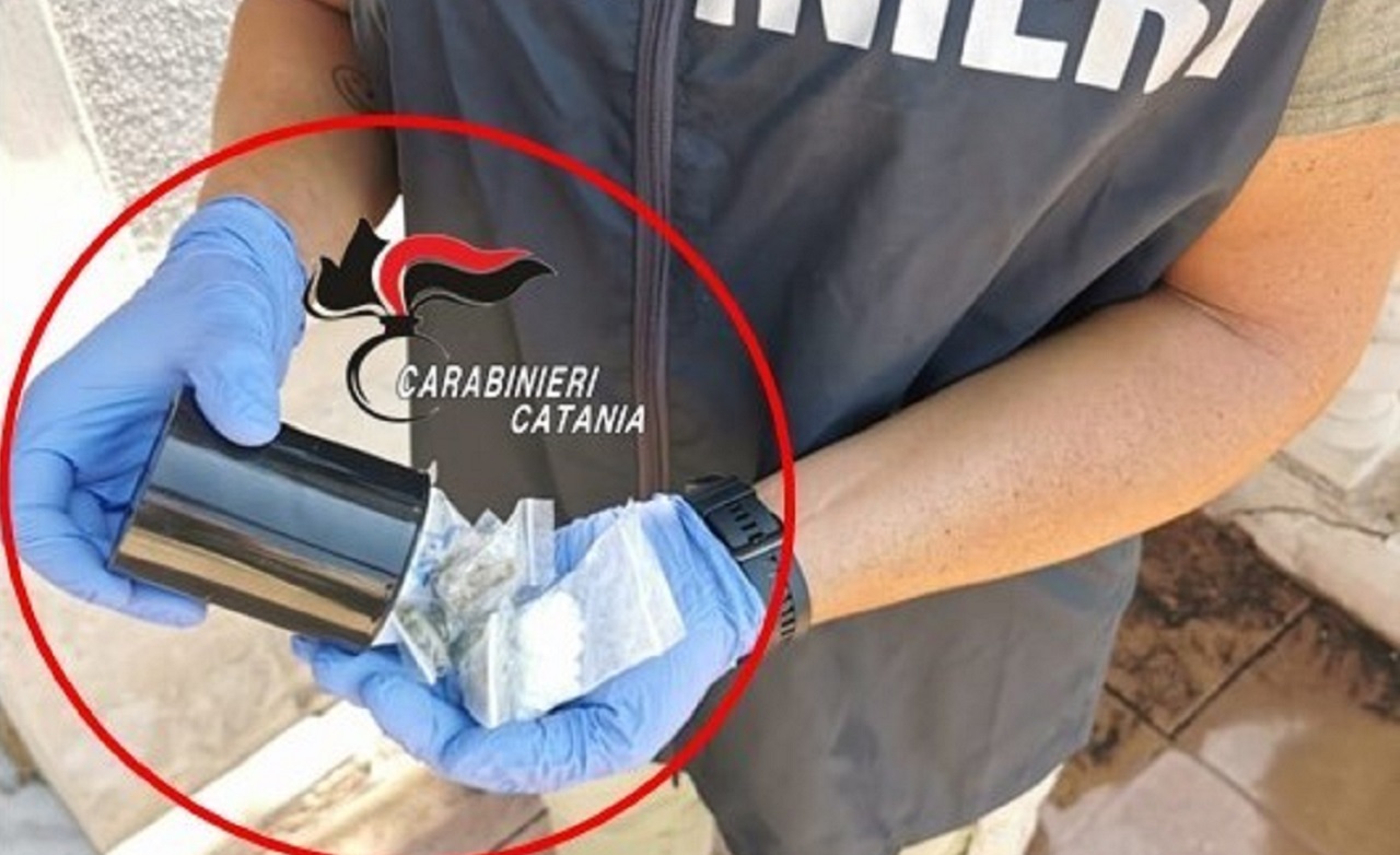 Appartamento di Catania trasformato in base di spaccio: due denunce