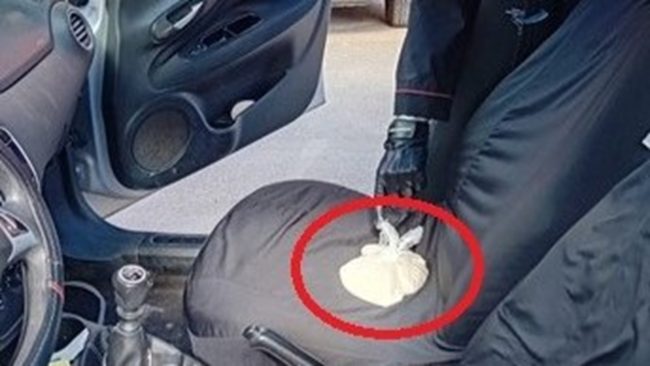 Ramacca, inseguimento sulla SS417: arrestati due pregiudicati con 200 grammi di cocaina