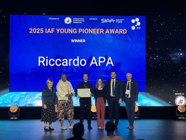 Belpasso celebra l’eccellenza spaziale: l’ingegnere Riccardo Apa premiato con l’IAF Young Pioneer Award 2025