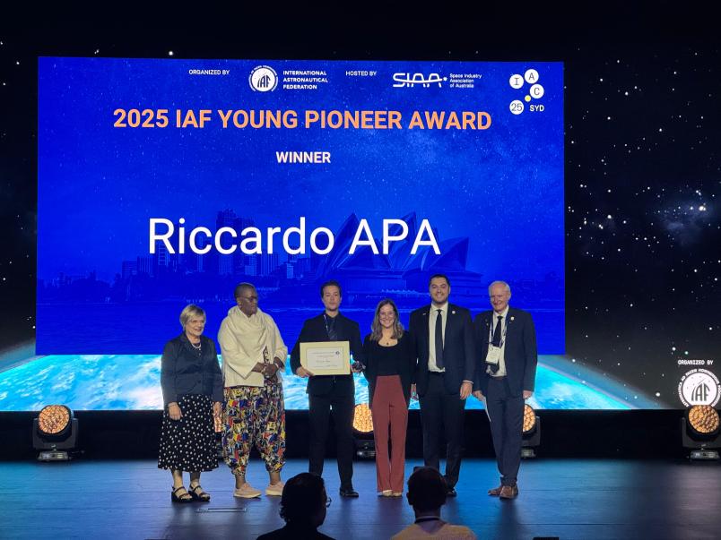 Belpasso celebra l’eccellenza spaziale: l’ingegnere Riccardo Apa premiato con l’IAF Young Pioneer Award 2025