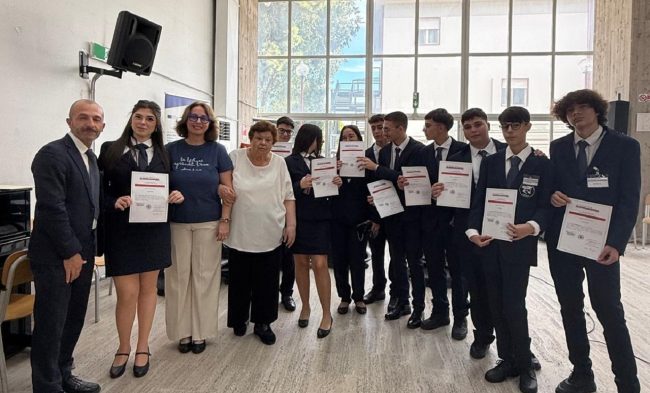 Al Fermi-Eredia un servizio di Accoglienza professionale per l’evento “Magali Discours incontra gli studenti delle quinte classi dei licei linguistici ESABAC”