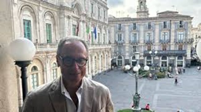 Catania, si dimette il vicesindaco Paolo La Greca: “Impegni accademici incompatibili con il ruolo”
