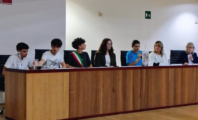 “Così lontani, così vicini”. UNICEF e Liceo classico “N.Spedalieri”  insieme per il Festival dell’Educazione Civica