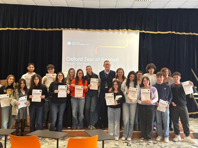 Consegnate le certificazioni “English” al Liceo “Rapisardi” di Paternò: un traguardo di eccellenza per l’Istituto riconosciuto come “Oxford Preparation Centre”