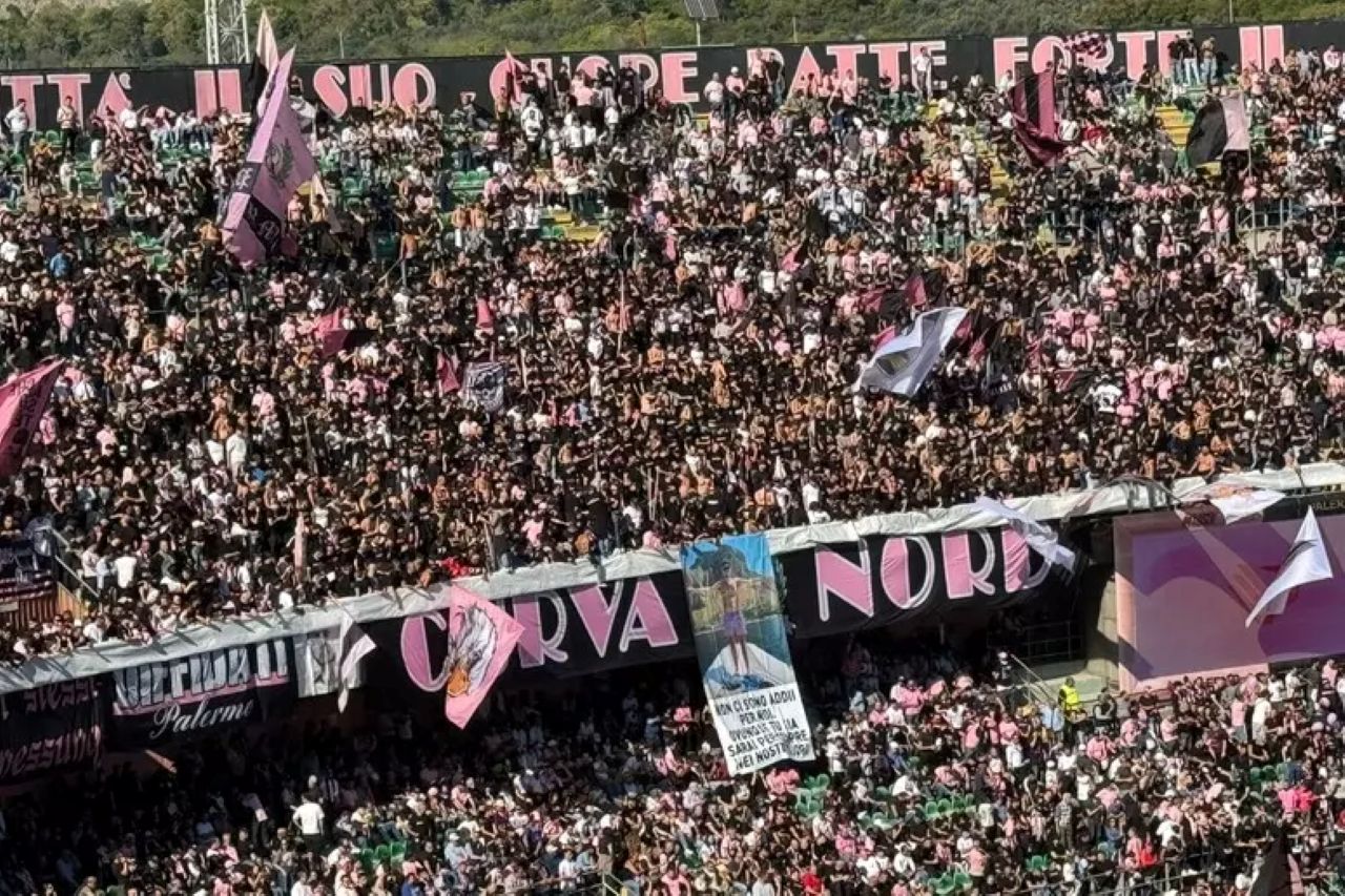 Palermo, lo striscione dei tifosi al Barbera per Paolo Taormina: “Sarai per sempre nei nostri cuori”