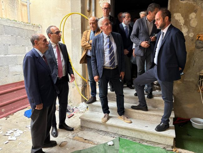 Palermo, Schifani a Borgo Nuovo: “La Regione finanzierà il ripristino dell’appartamento vandalizzato”