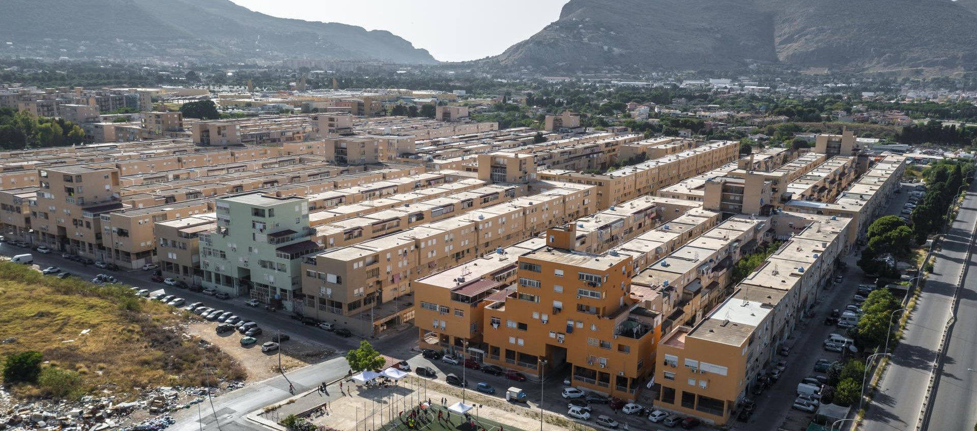 “Setacciato” il quartiere Zen di Palermo: maxi-blitz alla ricerca di armi e droga