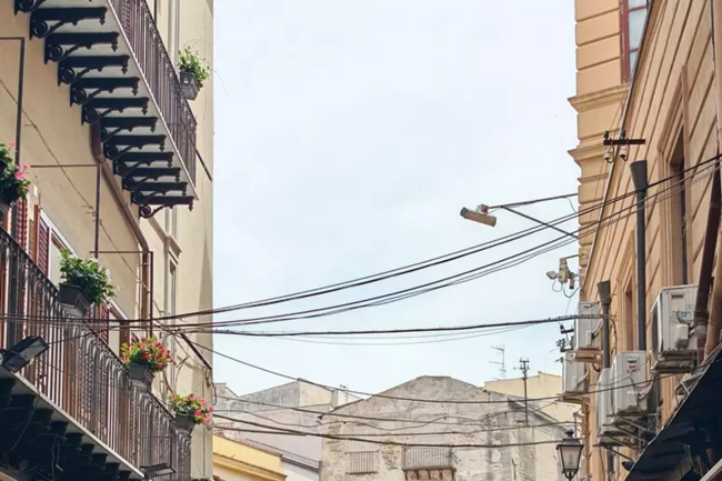 Palermo, 35enne accoltellato nella “zona rossa” del centro