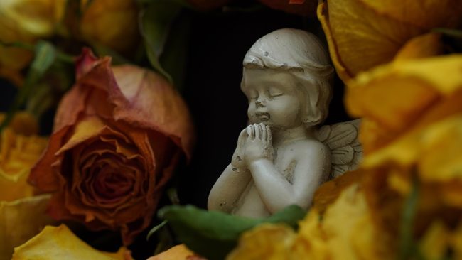 Tragedia a Trapani, non ce l’ha fatta il bimbo di dieci anni caduto dal balcone di casa