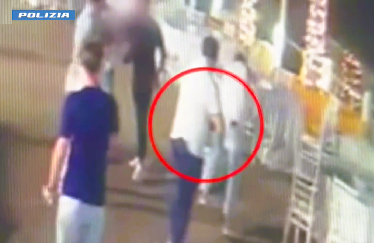Accoltellato in un locale a Gela, ci sono quattro indagati – IL VIDEO dell’aggressione
