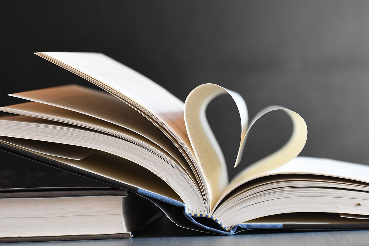 Libri gratis fino a 100 euro, come e quando richiedere la Carta della Cultura