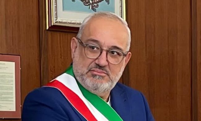 Consiglio comunale di Adrano, vittima di minacce verbale il sindaco Fabio Mancuso