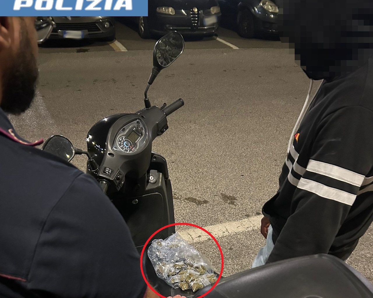 Catania, droga consegnata a domicilio: arrestati due giovani pusher dalla Polizia di Stato