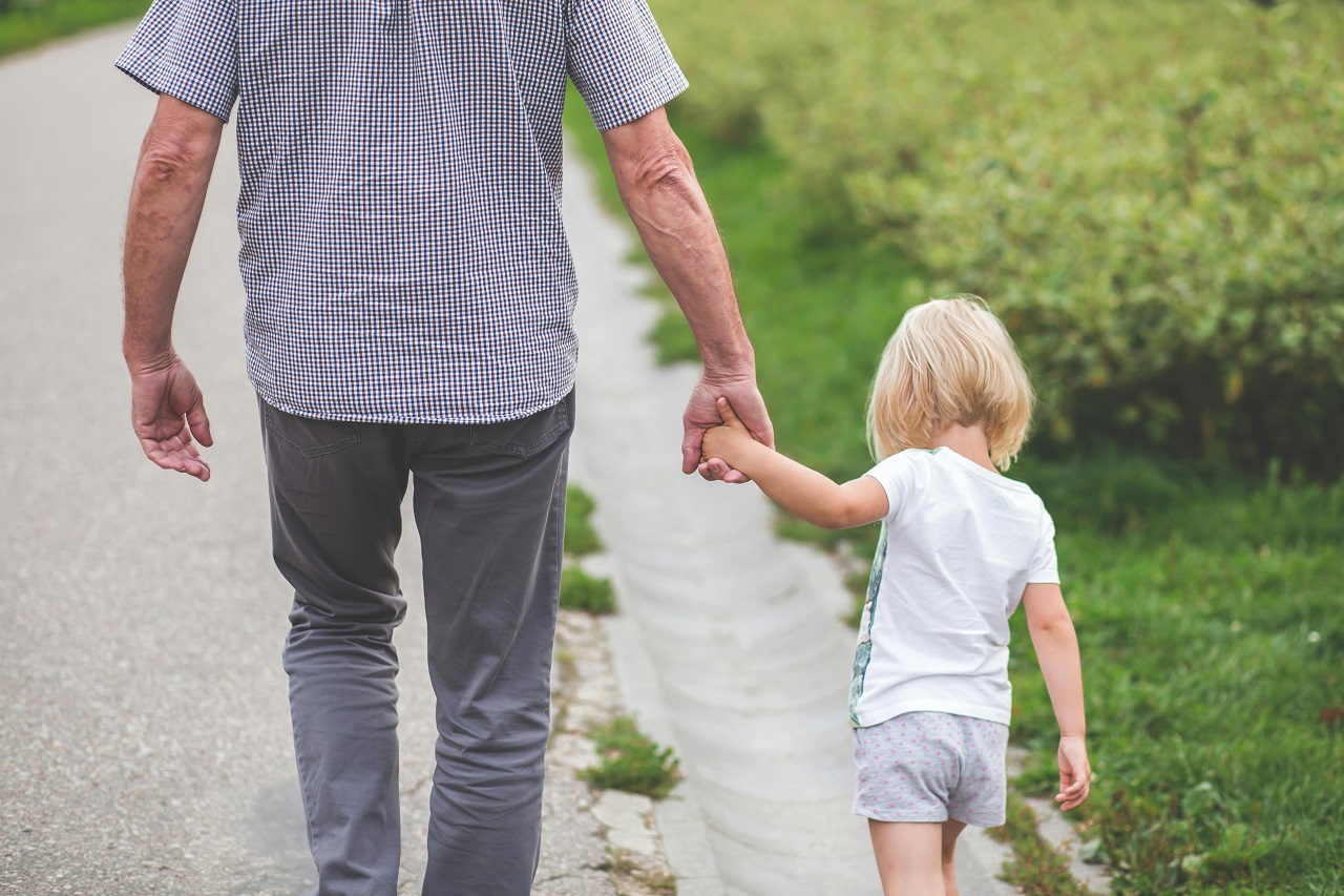 Festa dei nonni, l’Italia si riunisce il 2 ottobre per celebrare il punto cardine di ogni famiglia