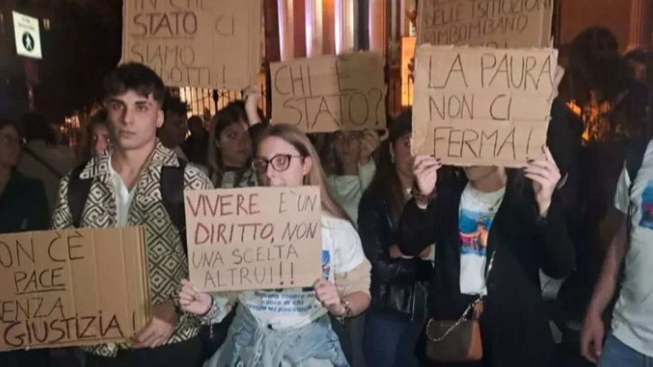 Omicidio Taormina, la marcia del silenzio che grida giustizia. “Ti faccio fare la sua stessa fine”