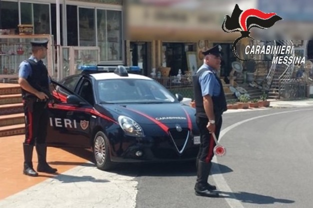 Vasi con marijuana a casa, denunciato un uomo nel Messinese