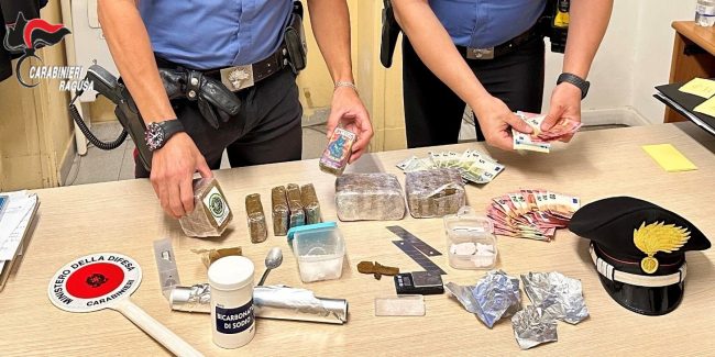 Ragusa, scoperto punto di spaccio in centro: sequestro da quasi 2 chili di droga