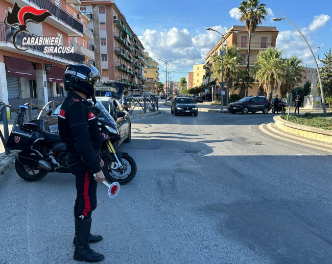 Priolo Gargallo, controlli dei carabinieri: sanzioni per oltre 8 mila euro e due giovani segnalati per droga