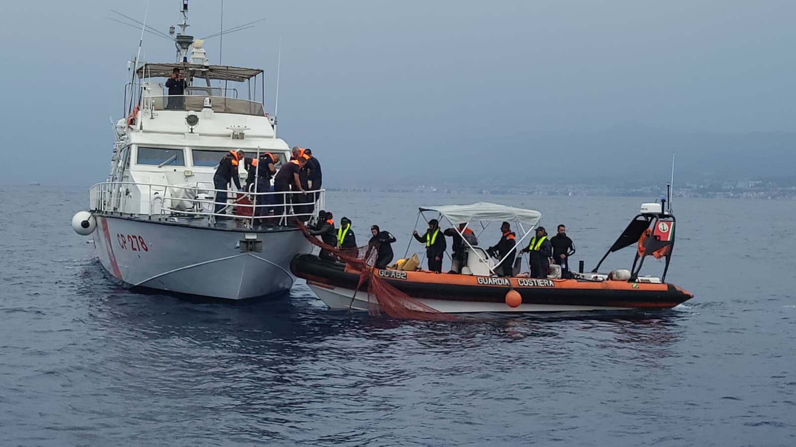 Operazione “Reti Fantasma”, la Guardia Costiera ne recupera 400 kg: liberato un fondale di pregio a Capo Peloro