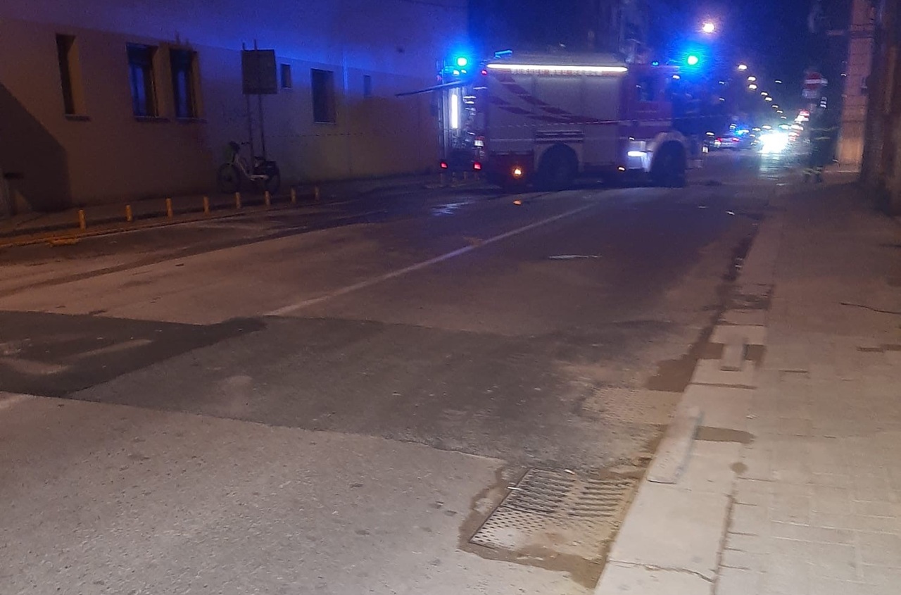 Fuga di gas in via Oreto, chiusa la strada: tecnici di AMG Energia al lavoro